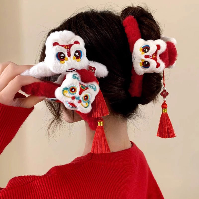 Travel Accessories Aesthetic - 1pc 獅子舞タッセル新年ぬいぐるみヘアクリップ女性用赤いヘアピンバックバンシャーククリップヘッドウェアアクセサリー