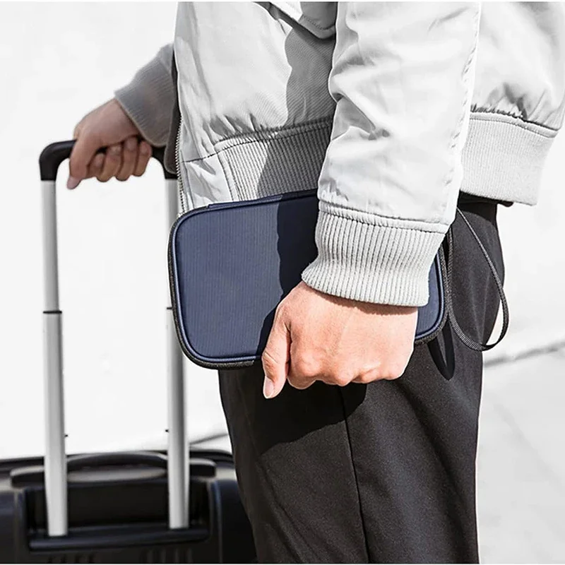 軽量ファミリートラベルパスポートカバーウォレットジッパー付き - Travel Accessories Wallet のレビューと価格